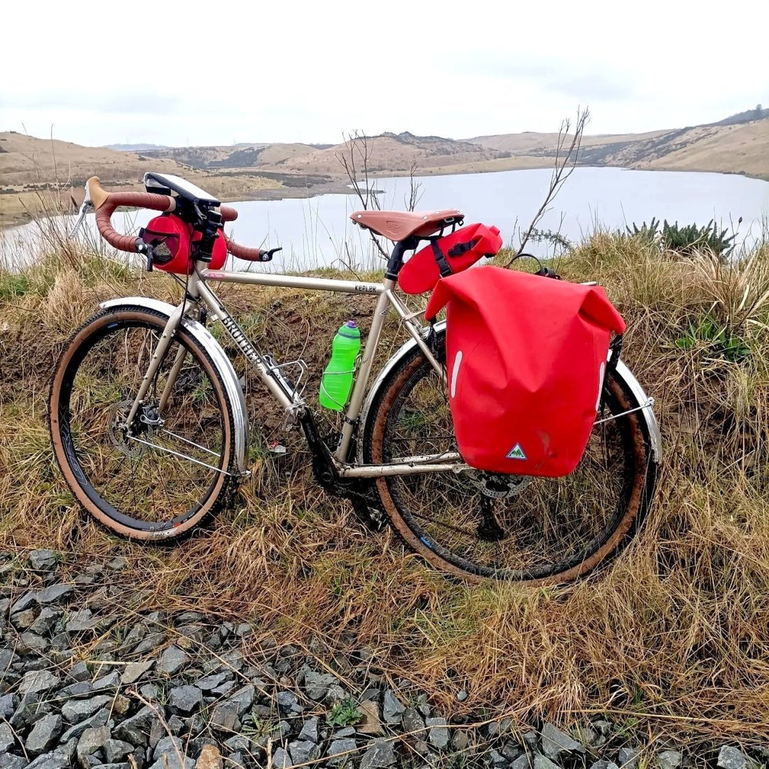 How to Attach a Bicycle Pannier? - Brae Cycling